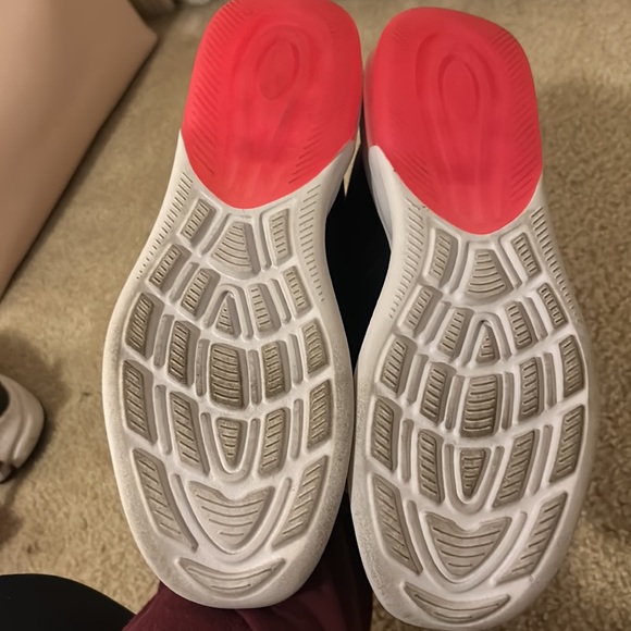 Women’s Nike Air Max Axis - Picture 7 of 7